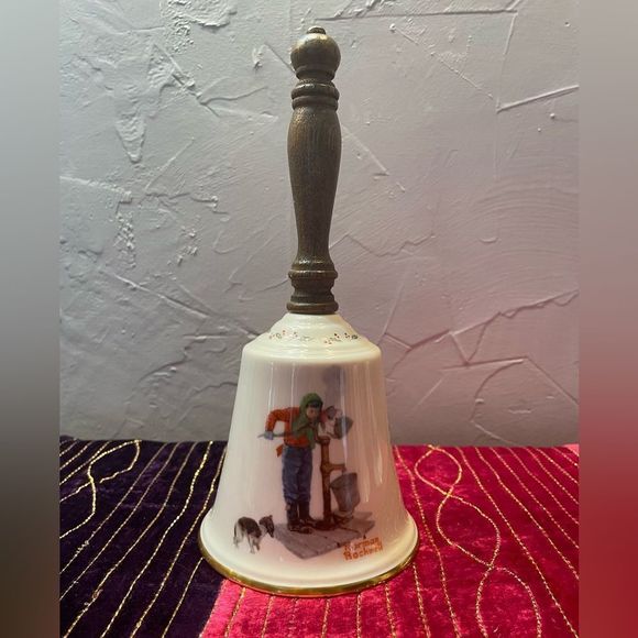 Norman Rockwell Gorham “Chilling Chore” 1977 Bell - Picture 2 of 10